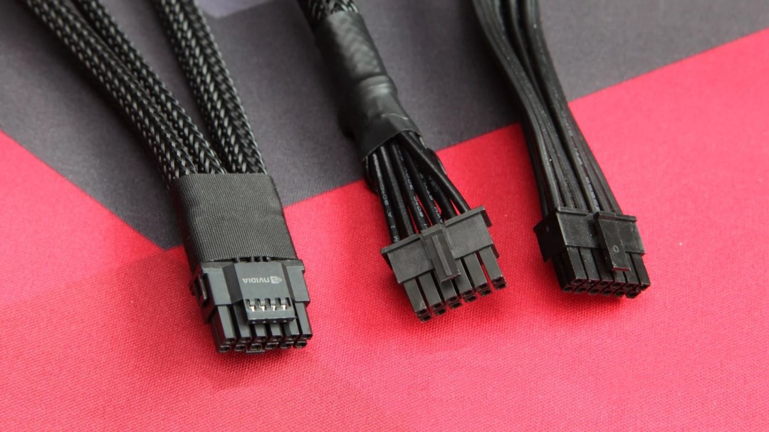 显卡接口烧毁频发 用原装线还是转接线？厂商各执一词